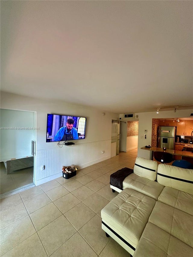 5 of 18 - 1650 Ne 115th St 102, Miami, FL