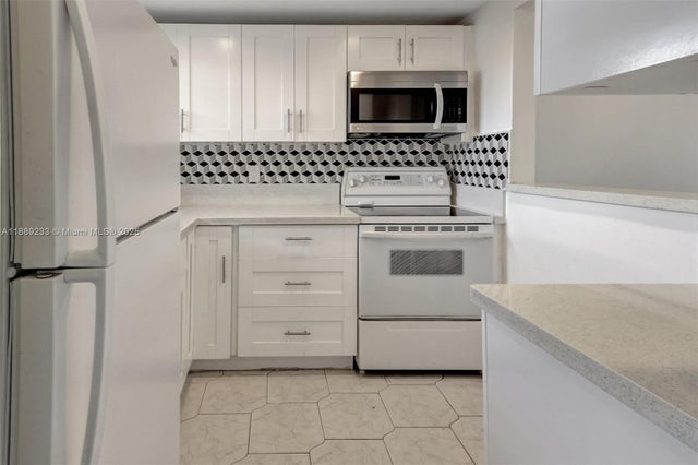 4 of 26 - 9010 Sunrise Lakes Blvd 306, Sunrise, FL