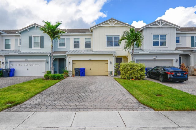 1 of 47 - 4735 Eucalyptus Dr, Hollywood, FL