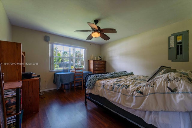 5 of 33 - 1076 Park Dr, Other, FL