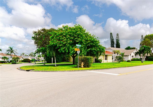 3 of 22 - 6631 Middlesex Pl, Other, FL