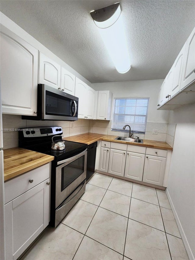 1 of 16 - 4951 Wedgewood Way 3, West Palm Beach, FL