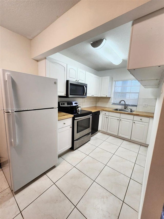 4 of 16 - 4951 Wedgewood Way 3, West Palm Beach, FL