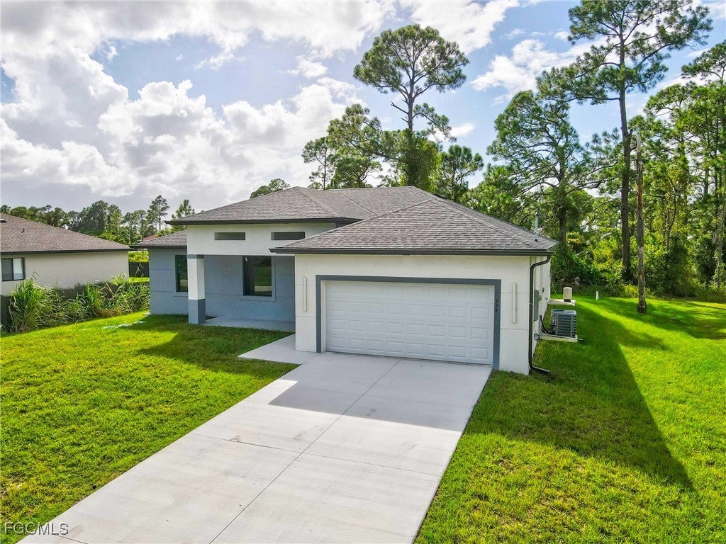 224 Lomax Ave S, Lehigh Acres