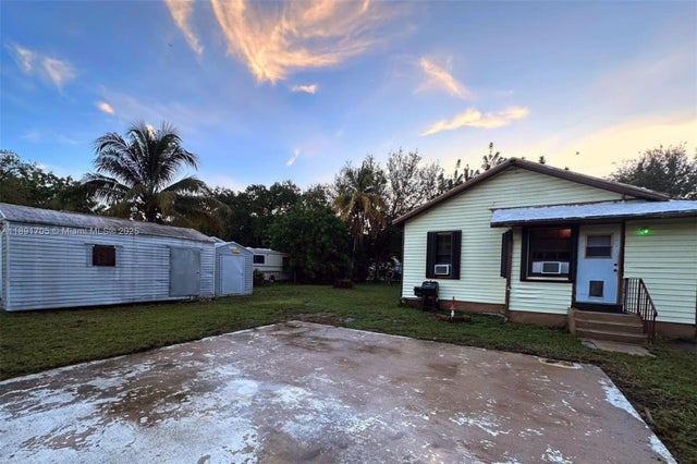 3 of 23 - 5161 Sw 27th Ave, Dania Beach, FL