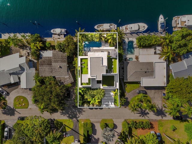 3 of 62 - 1736 Se 14th St, Fort Lauderdale, FL