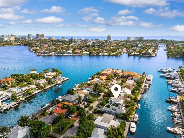4 of 62 - 1736 Se 14th St, Fort Lauderdale, FL