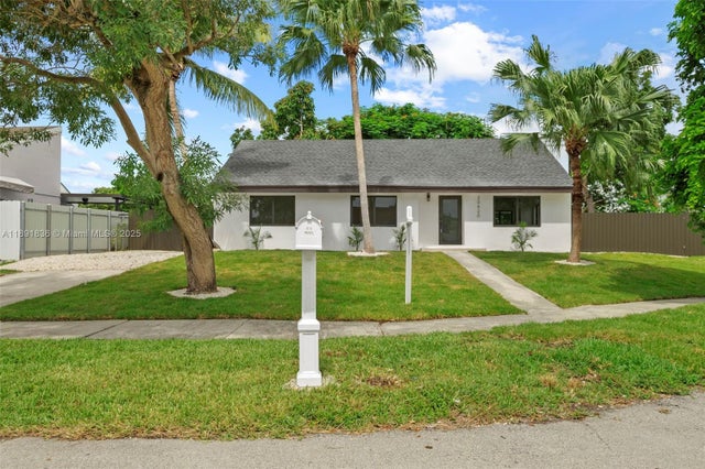 1 of 39 - 20620 Sw 120th Pl, Miami, FL