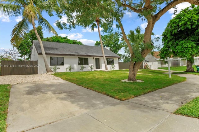 2 of 39 - 20620 Sw 120th Pl, Miami, FL