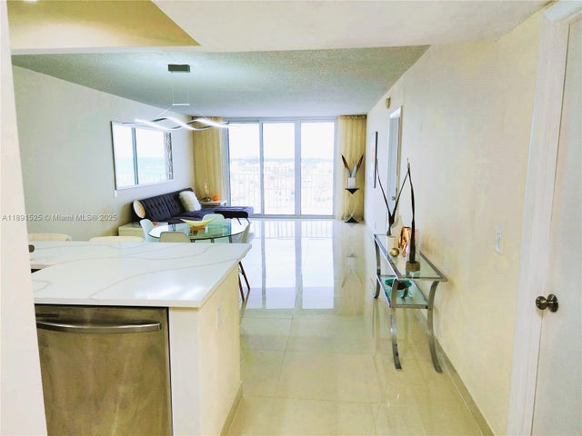 2 of 19 - 800 Se 20th Ave 1109, Deerfield Beach, FL