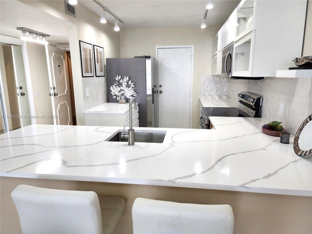5 of 19 - 800 Se 20th Ave 1109, Deerfield Beach, FL