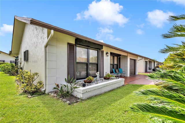4 of 33 - 2000 Sw 15th Pl, Deerfield Beach, FL