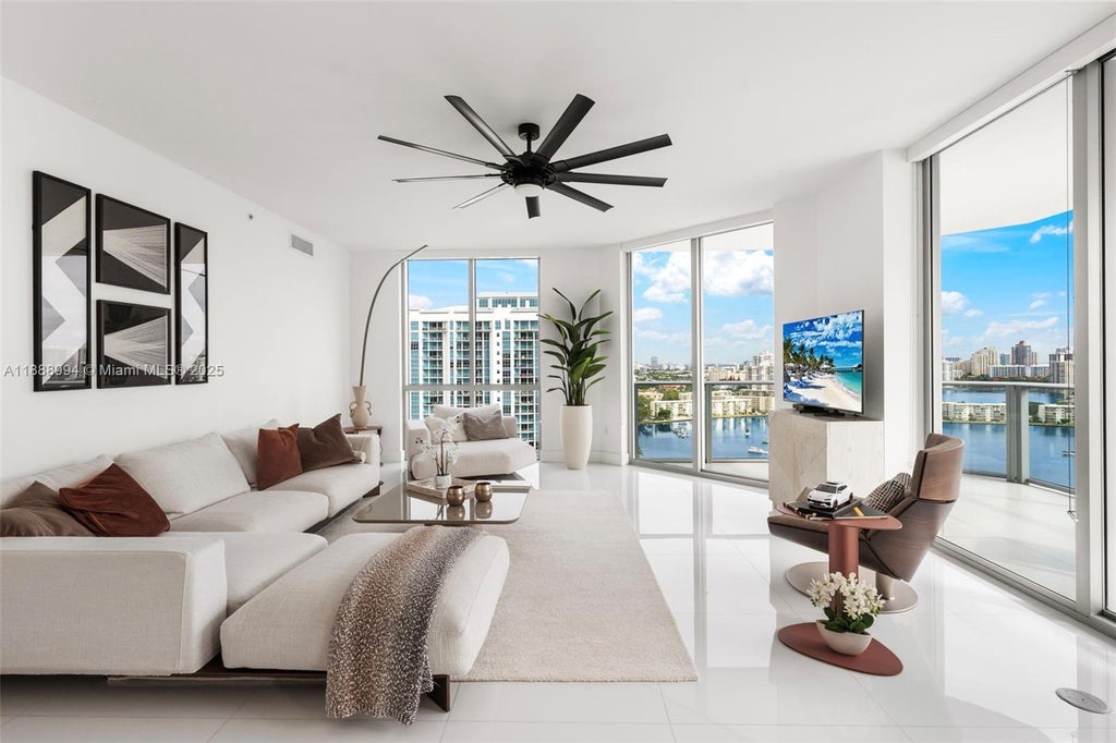 17111 Biscayne Blvd 2109, North Miami Beach