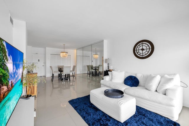 3 of 19 - 500 Bayview Dr 2119, Sunny Isles Beach, FL