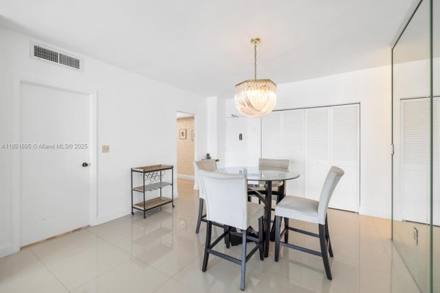 5 of 19 - 500 Bayview Dr 2119, Sunny Isles Beach, FL