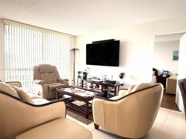 2 of 18 - 441 Ne 195th St 412, Miami, FL