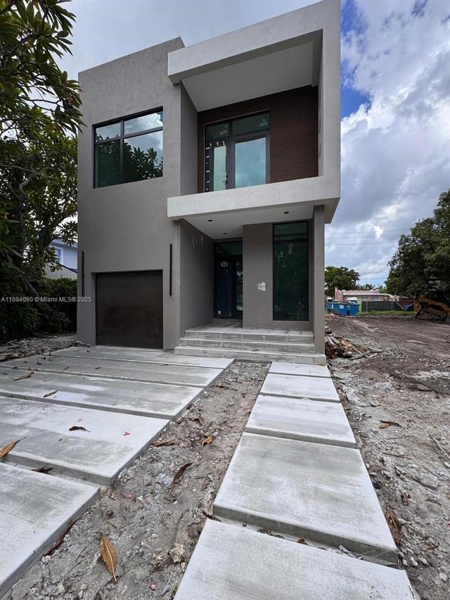 2 of 3 - 1637 Monroe St, Hollywood, FL