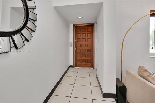 4 of 31 - 8865 Sw 83rd St, Miami, FL