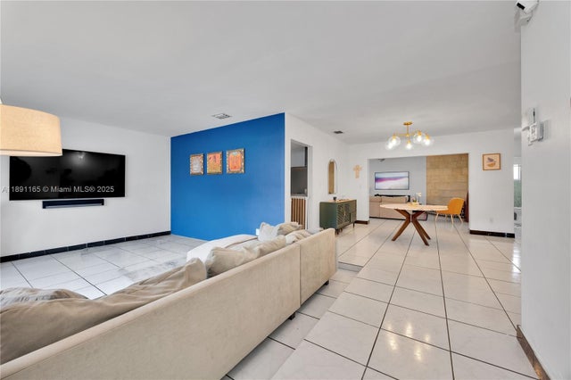 5 of 31 - 8865 Sw 83rd St, Miami, FL