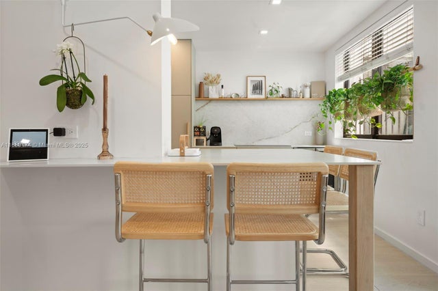 4 of 80 - 1390 Ocean Dr 202, Miami Beach, FL