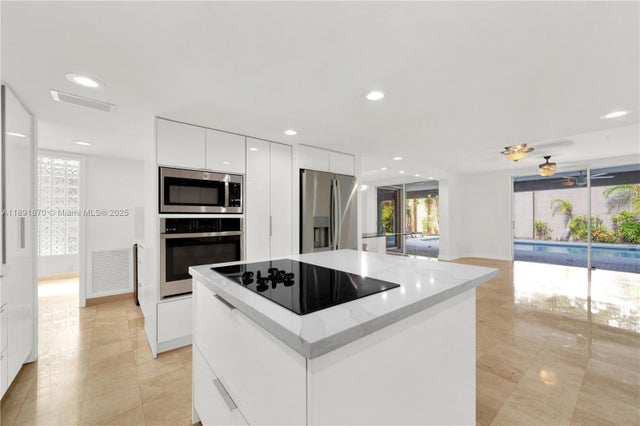 3 of 21 - 1769 Wa Kee Na Dr, Miami, FL