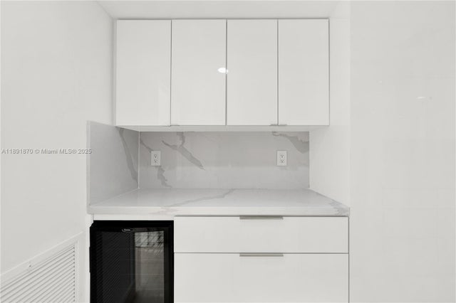 5 of 21 - 1769 Wa Kee Na Dr, Miami, FL