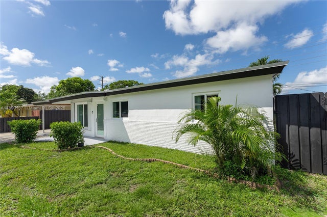 4 of 26 - 3036 N 58th Ave, Hollywood, FL