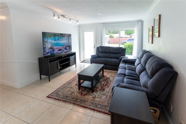 5 of 26 - 3036 N 58th Ave, Hollywood, FL
