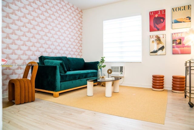 1 of 15 - 3030 Collins Ave 1e, Miami Beach, FL