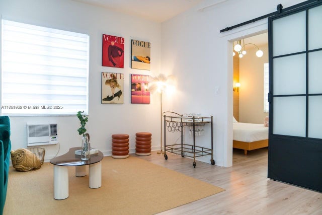 2 of 15 - 3030 Collins Ave 1e, Miami Beach, FL