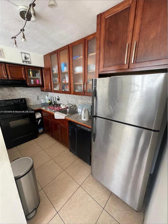 4 of 15 - 9460 Live Oak Pl 309, Davie, FL