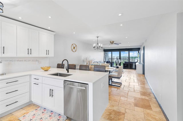 4 of 36 - 1401 N Riverside Dr 1406, Pompano Beach, FL