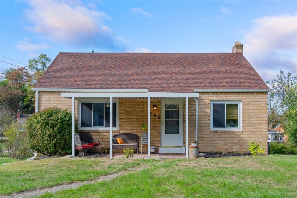 208 Andrew Drive, Shaler