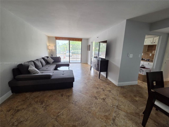 4 of 45 - 210 174 L18, Sunny Isles Beach, FL