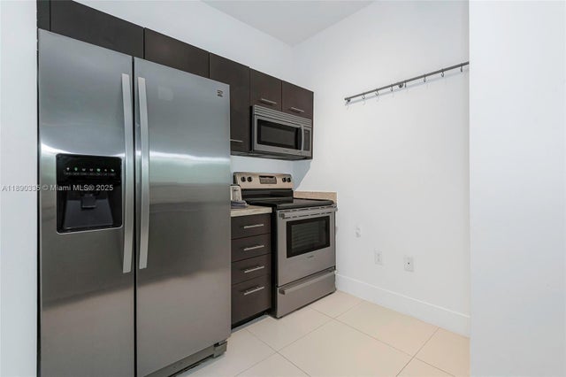 4 of 31 - 945 Jefferson Ave 103, Miami Beach, FL
