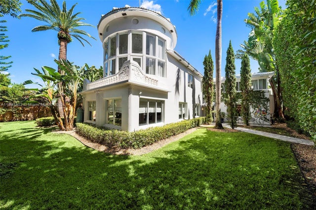 1 of 38 - 2701 N Bay Rd, Miami Beach, FL