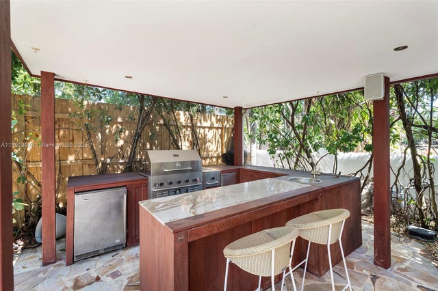 5 of 38 - 2701 N Bay Rd, Miami Beach, FL