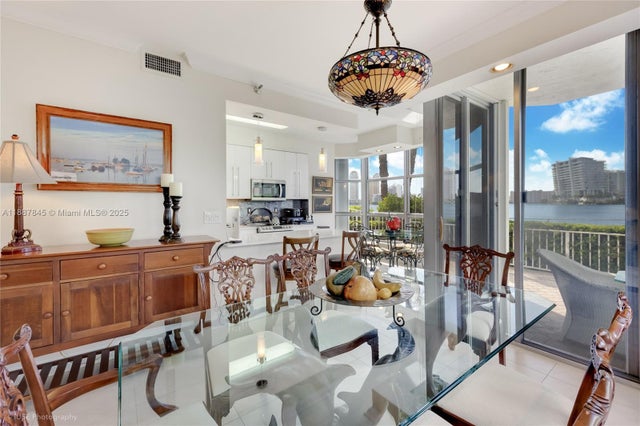 4 of 37 - 3530 Mystic Pointe Dr 101, Aventura, FL
