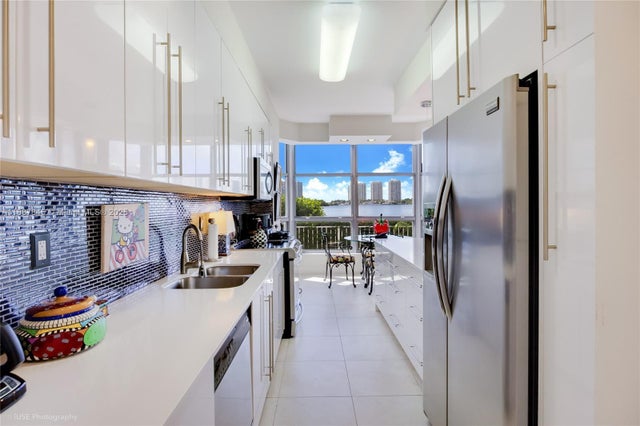 5 of 37 - 3530 Mystic Pointe Dr 101, Aventura, FL