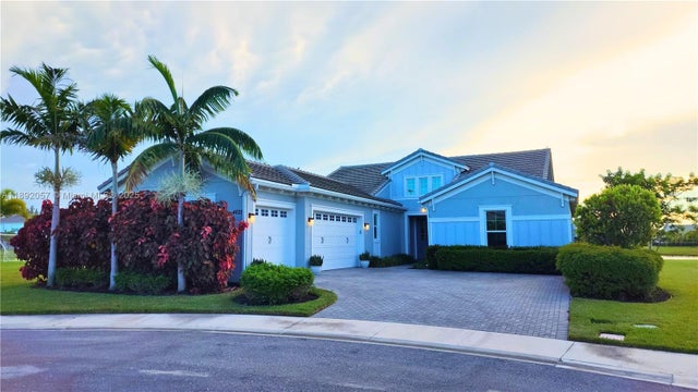 1 of 23 - 4625 Citrus Blossom Ct, Westlake, FL