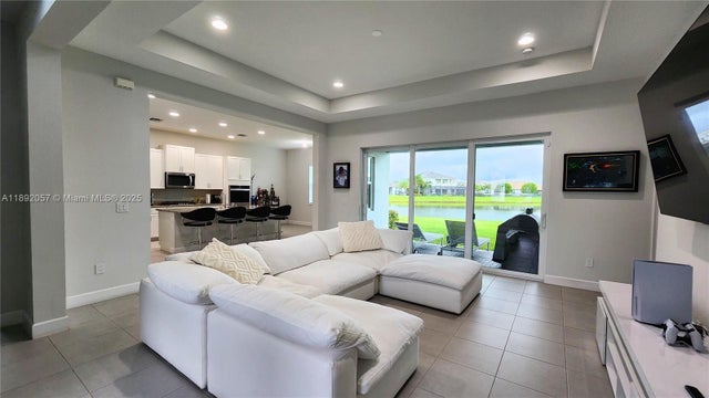 2 of 23 - 4625 Citrus Blossom Ct, Westlake, FL