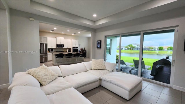 3 of 23 - 4625 Citrus Blossom Ct, Westlake, FL