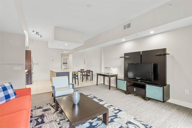 1 of 9 - 5300 Nw 87th Ave 1008, Doral, FL