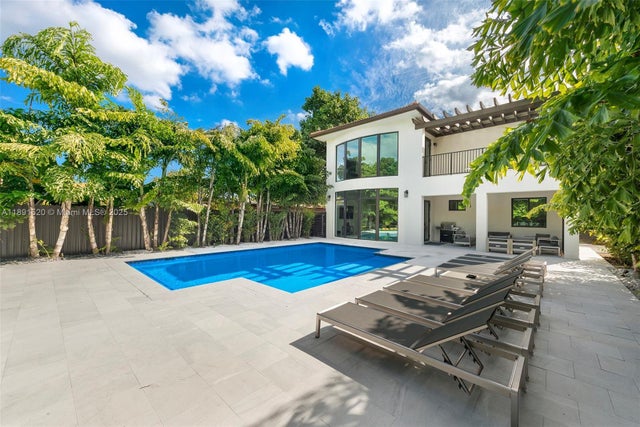 3 of 45 - 6529 Sw 30th St, Miami, FL