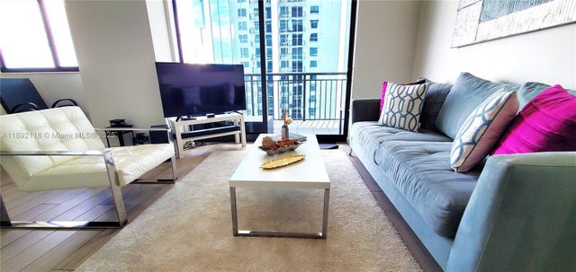 5 of 28 - 999 Sw 1st Ave 2115, Miami, FL