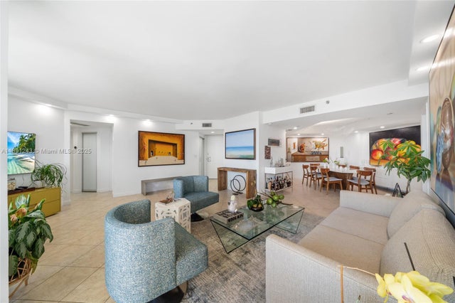 5 of 25 - 20185 E Country Club Dr 1402, Aventura, FL