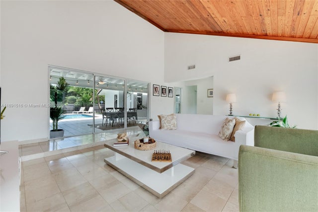 5 of 35 - 8345 Sw 168th Ter, Palmetto Bay, FL