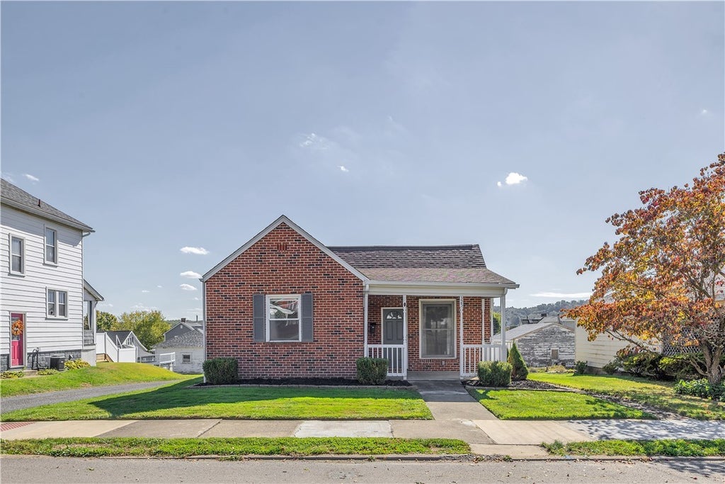 325 Orchard Avenue, Ellwood City