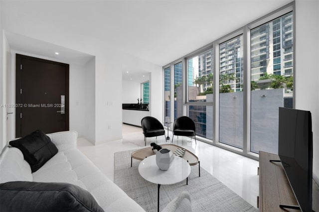2 of 38 - 300 Biscayne Blvd Way 1005, Miami, FL