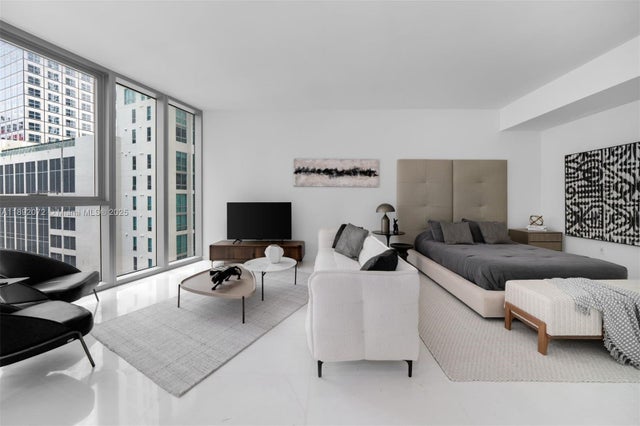 3 of 38 - 300 Biscayne Blvd Way 1005, Miami, FL